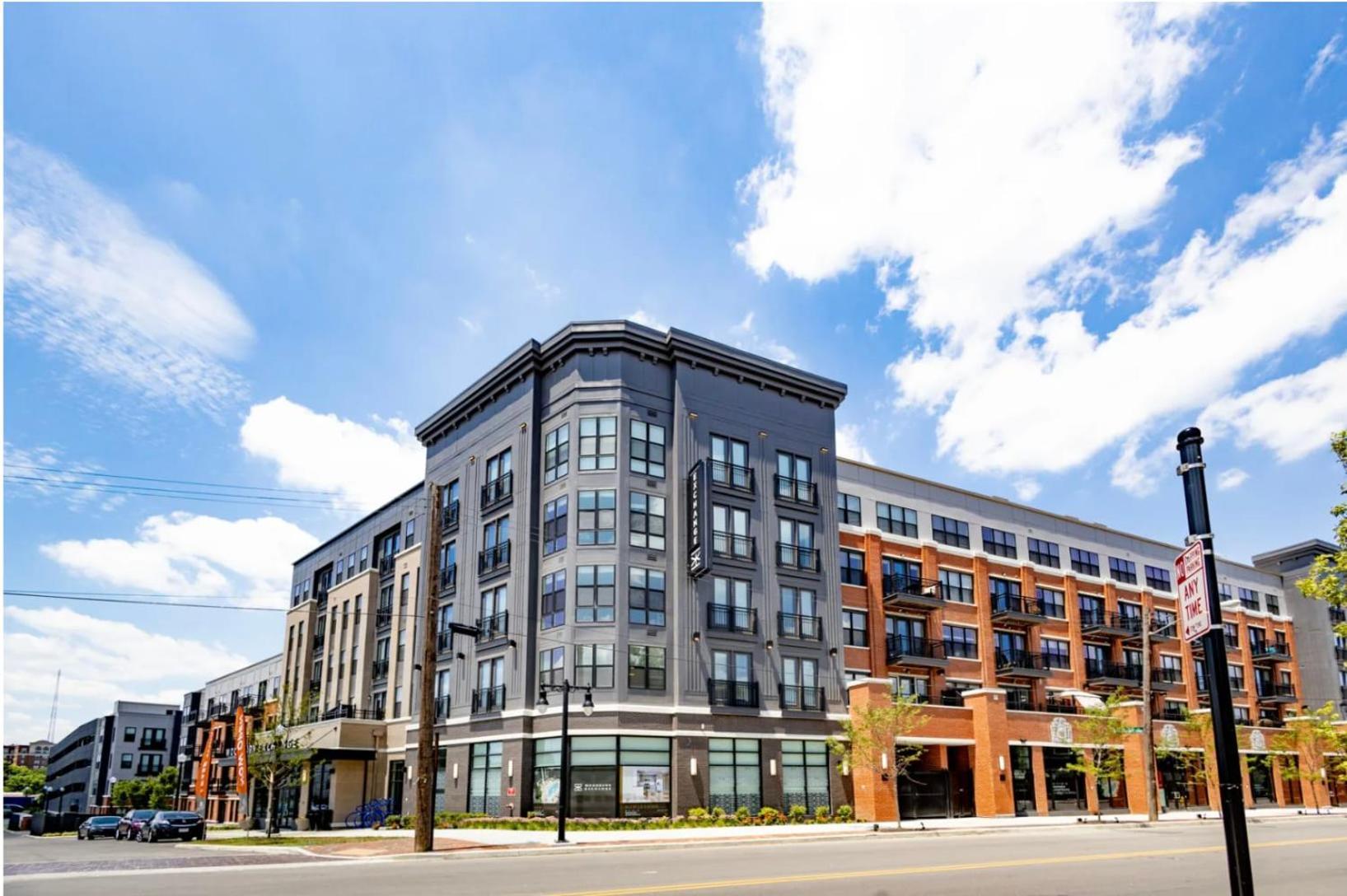 Urban With Pool And Parking Apartment *